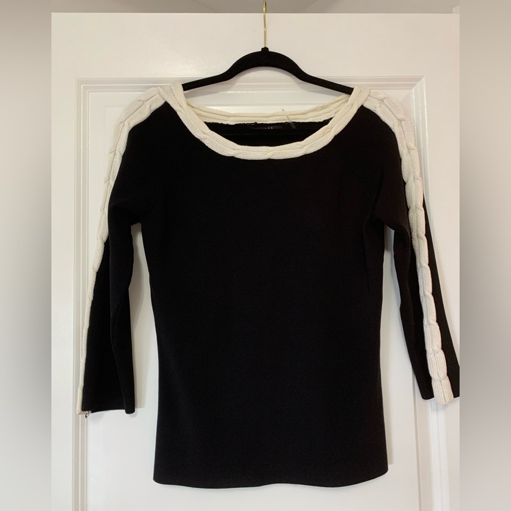 Cyrus Black Top with Cream Trim . Great comfortable  material and quality